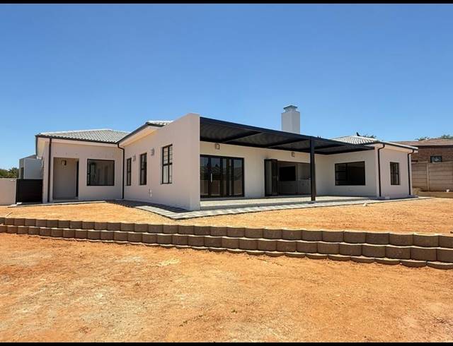 3 BEDROOM HOUSE FOR SALE IN TAFELZICHT